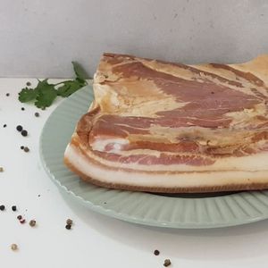 Сало копченое с мясной прослойкой на развес.jpg