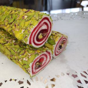 Лукум молочно-гранатовый рулет.jpeg