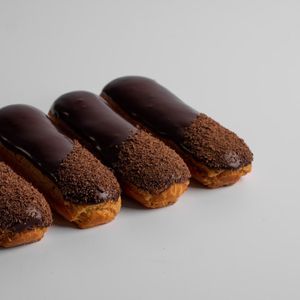 Эклер шоколадный.jpg