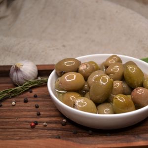 Оливки зеленые Royal с сыром .jpg