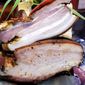 Грудинка свиная пикантная острая варенокопченая на развес.jpg