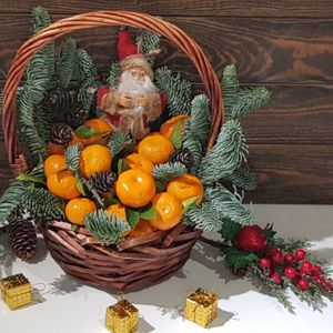 корзина мандаринка с шишками.jpg