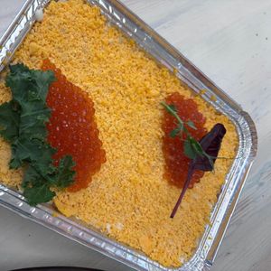 Салат Мимоза со слабосолёной семгой.jpg