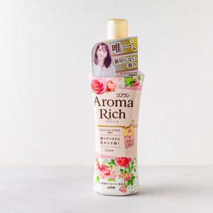 Кондиционер для белья Aroma Rich Diana концентрированный с натуральными арома-маслами, 520 мл.jpg