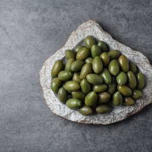 Оливки изумрудные Белла ди Чериньола с косточкой в рассоле на развес.jpg