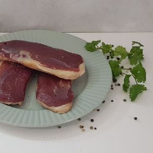 Грудки утиные сыровяленые на развес.jpg