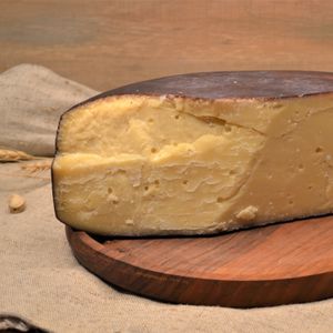Сыр Пармезан на красном вине.jpg