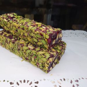 Лукум гранатовый с дробленной фисташкой.jpeg