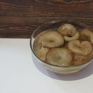 Грузди целые маринованные на развес.jpg