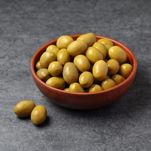 Зеленые оливки Халкидики с косточкой.jpg