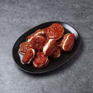 Томаты вяленые с мягким сыром в масле на развес.jpg