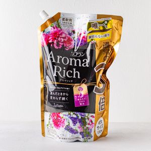 Кондиционер для белья длительного действия Aroma Rich Juliette , 1200 мл.jpg