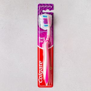 Зубная щетка Colgate Зиг-Заг ,средней жесткости.jpg