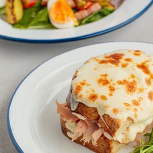 Лионский салат + крок-месье.jpg