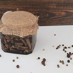 Опята лесные маринованные в стеклянной банке.jpg
