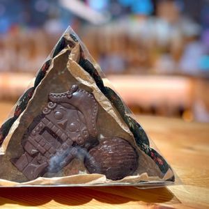 Подарочный набор Premium Нуга в натуральном шоколаде Щелкунчик.jpg