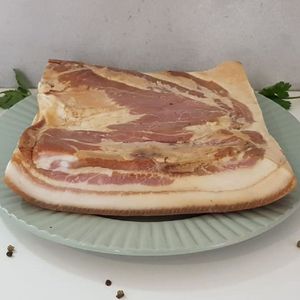 Сало копченое с мясной прослойкой на развес.jpg