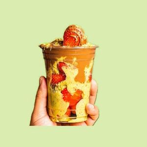 Клубника в Дубайском шоколаде.jpg