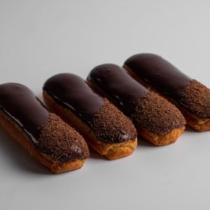 Эклер шоколадный.jpg