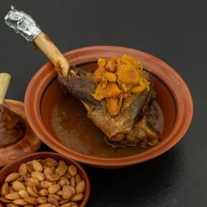 Тажин ножка ягненка с миндалем.jpeg