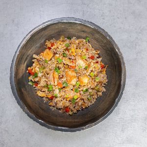 Жареный рис,лосось и креветки.jpg