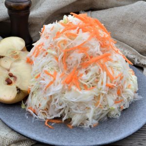 Капуста квашенная с антоновкой.JPG