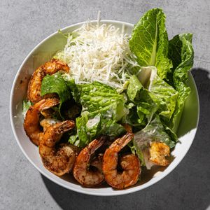 Салат цезарь с креветками .JPG