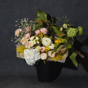 Гортензия, мимоза, виборонум, куст роза Леди бомбастик, разнотравие, лимониум, ранункулюс, гвоздика, нарцисс,.jpg