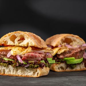 с авокадо и песто.jpg