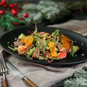 Праздничный салат с говяжьей печенью.jpg