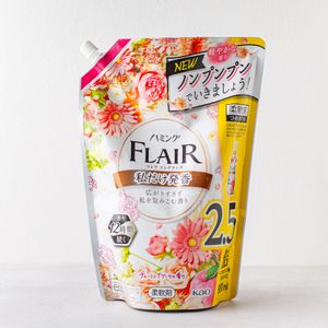 Кондиционер для белья KAO Flair Fragrance Charmin Bouquet Aroma, нежный аромат цветочного букета.jpg