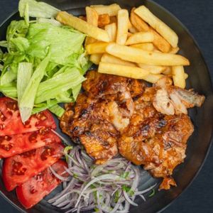 Порционный донер гриль с картошкой и курицей.jpg