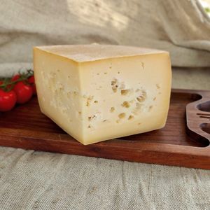 Сыр Маасдам Российский на развес.jpg