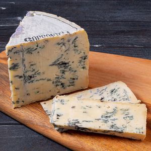 сыр горгонзола с трюфелем.jpg