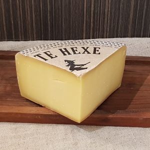 Сыр Черная Ведьма.jpg