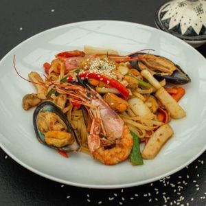 Лапша мадфуна с морепродуктами.jpeg