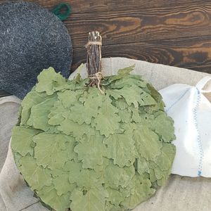 веник дубовый для бани.jpg