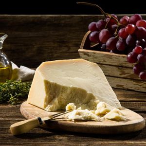 ПАРМЕЗАН ГРАНА ГРОТТА 12 МЕСЯЦЕВ.jpg