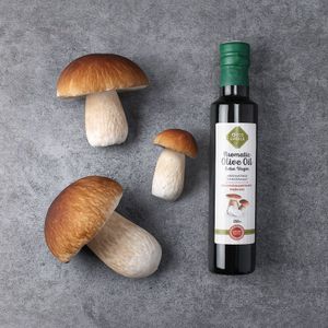 Масло оливковое с белыми грибами ECO GREECE, 250 мл.jpg