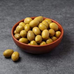 Зеленые оливки Халкидики с косточкой.jpg