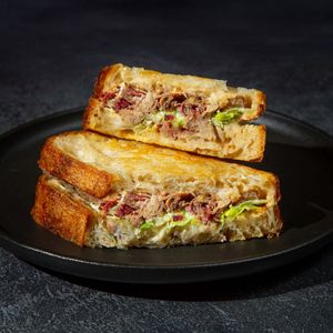 Сэндвич с рваной говядиной.jpg