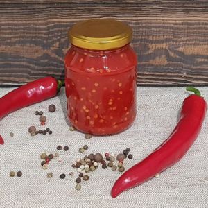 Аджика острая свежая 250мл.jpg