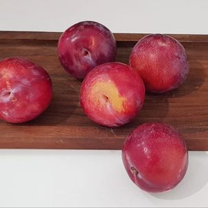 слива розовая.jpg