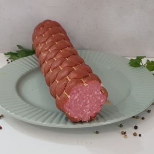 Колбаса сервилат из телятины запечённый на развес.jpg