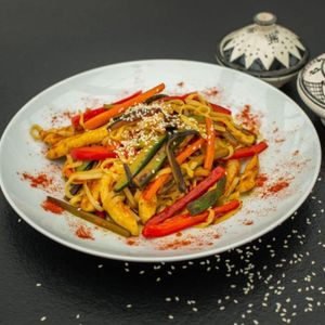 Лапша мадфуна с курицей и овощами.jpeg