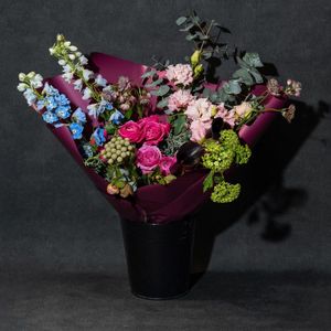 Дельфиниум, виборонум, куст роза Мистик бабалс, эвкалипт, эустома, бруния, каллы, разнотравие.jpg