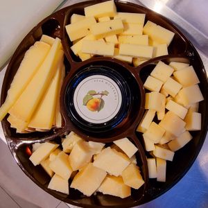 СЫРНАЯ БОЛЬШАЯ ТАРЕЛКА ЛУЧШИХ СЫРОВ.jpeg