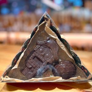 Подарочный набор Premium Нуга в натуральном шоколаде Щелкунчик.jpg