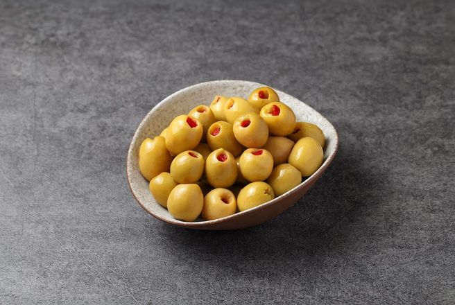 Оливки зеленые, фаршированные красным сладким перцем, в рассоле.jpg