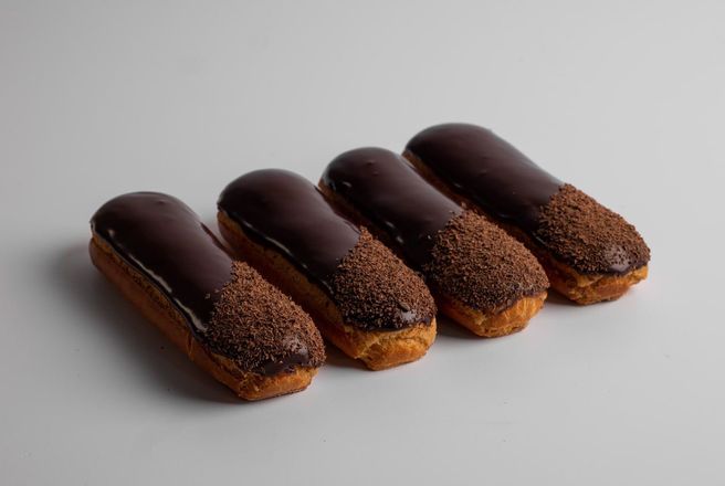 Эклер шоколадный.jpg